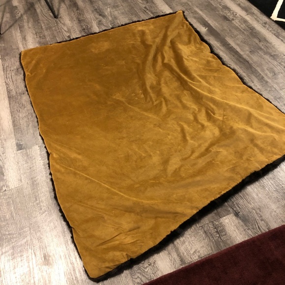 Authentic Handmade Mink Fur Throw blanket - Picture 2 of 3